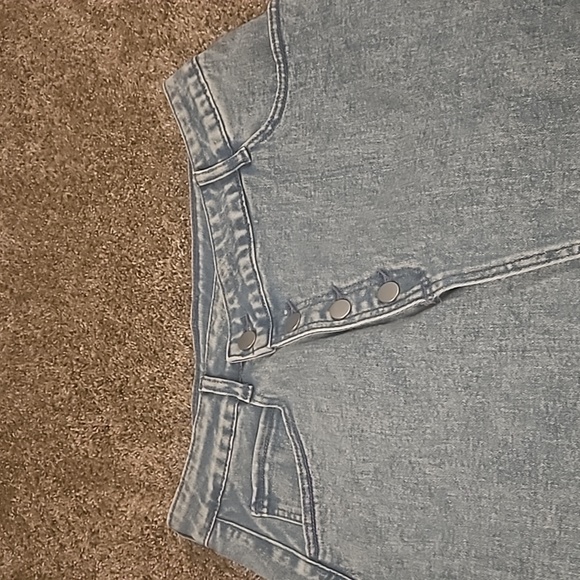 Womens Light Wash Denim Skirt Size Large - Picture 2 of 4